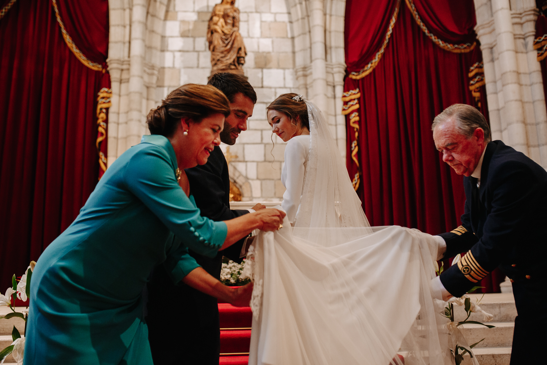 boda en la capilla de la universidad de deusto